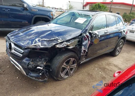 2016 Mercedes-Benz Glc 300 z USA, uszkodzony, nr VIN WDC0G4JBXGF069315